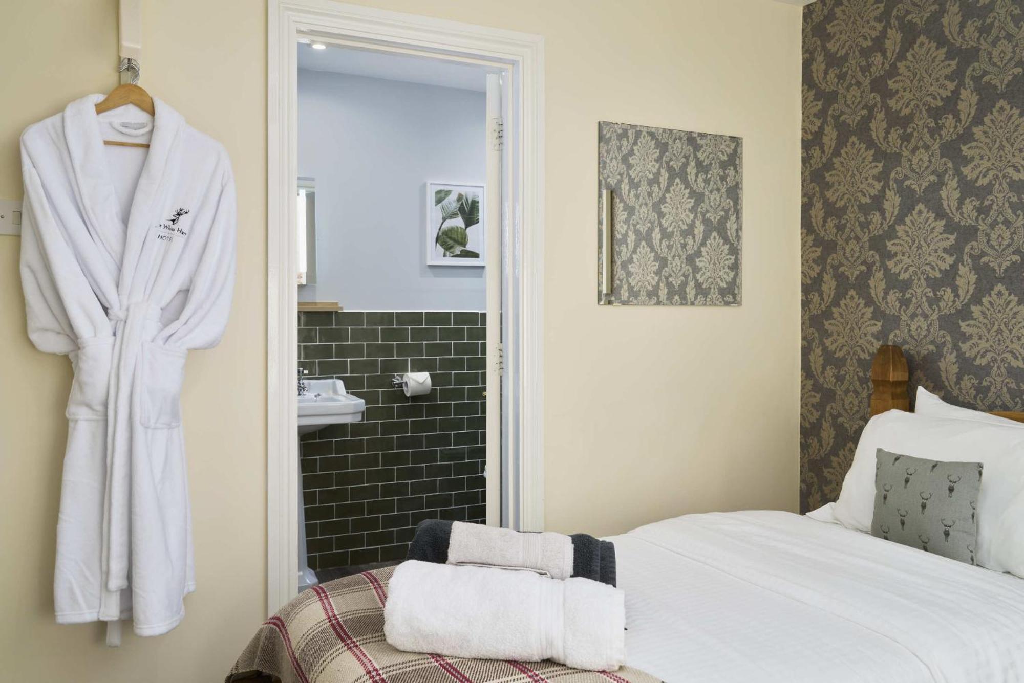 The White Hart Hotel Modbury Buitenkant foto
